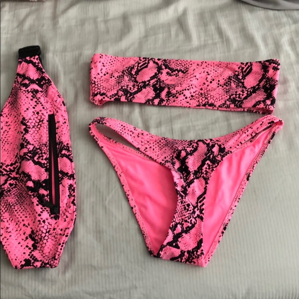 Snakeskin Triangl